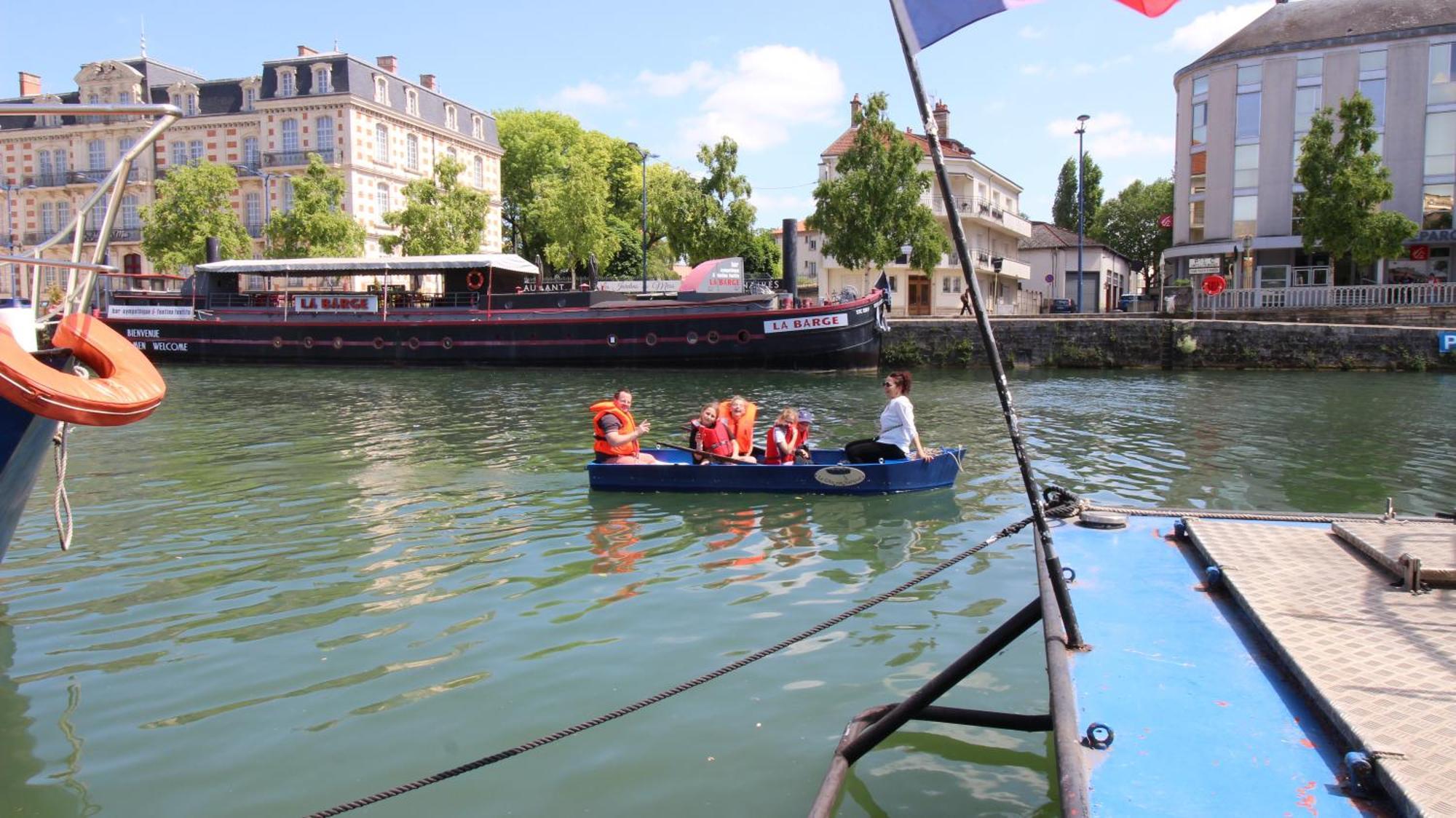 Le Gite Embarque - Gere Par Presta-Zen'Services - Barque Electrique En Supplement Verdun-sur-Meuse Exterior photo