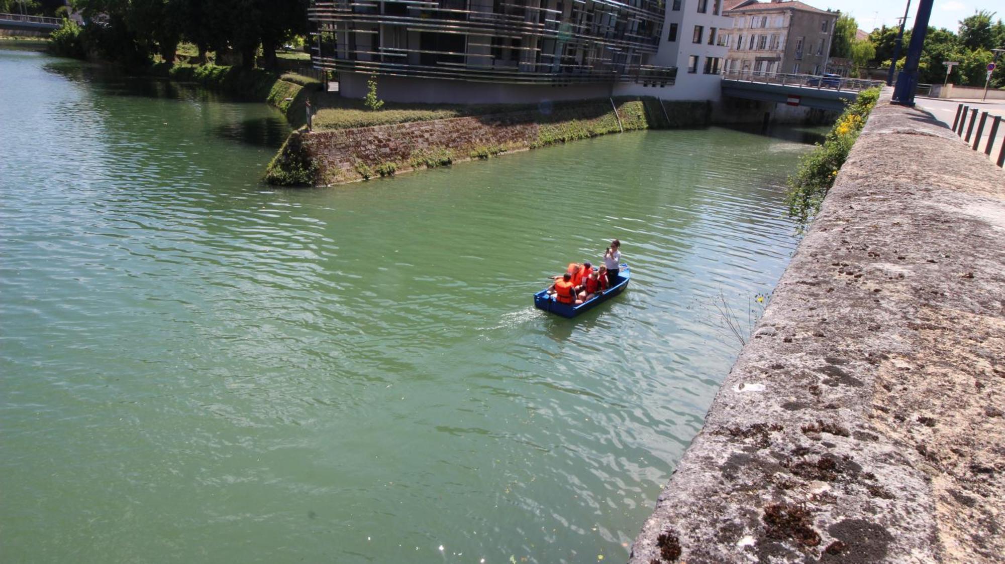Le Gite Embarque - Gere Par Presta-Zen'Services - Barque Electrique En Supplement Verdun-sur-Meuse Exterior photo
