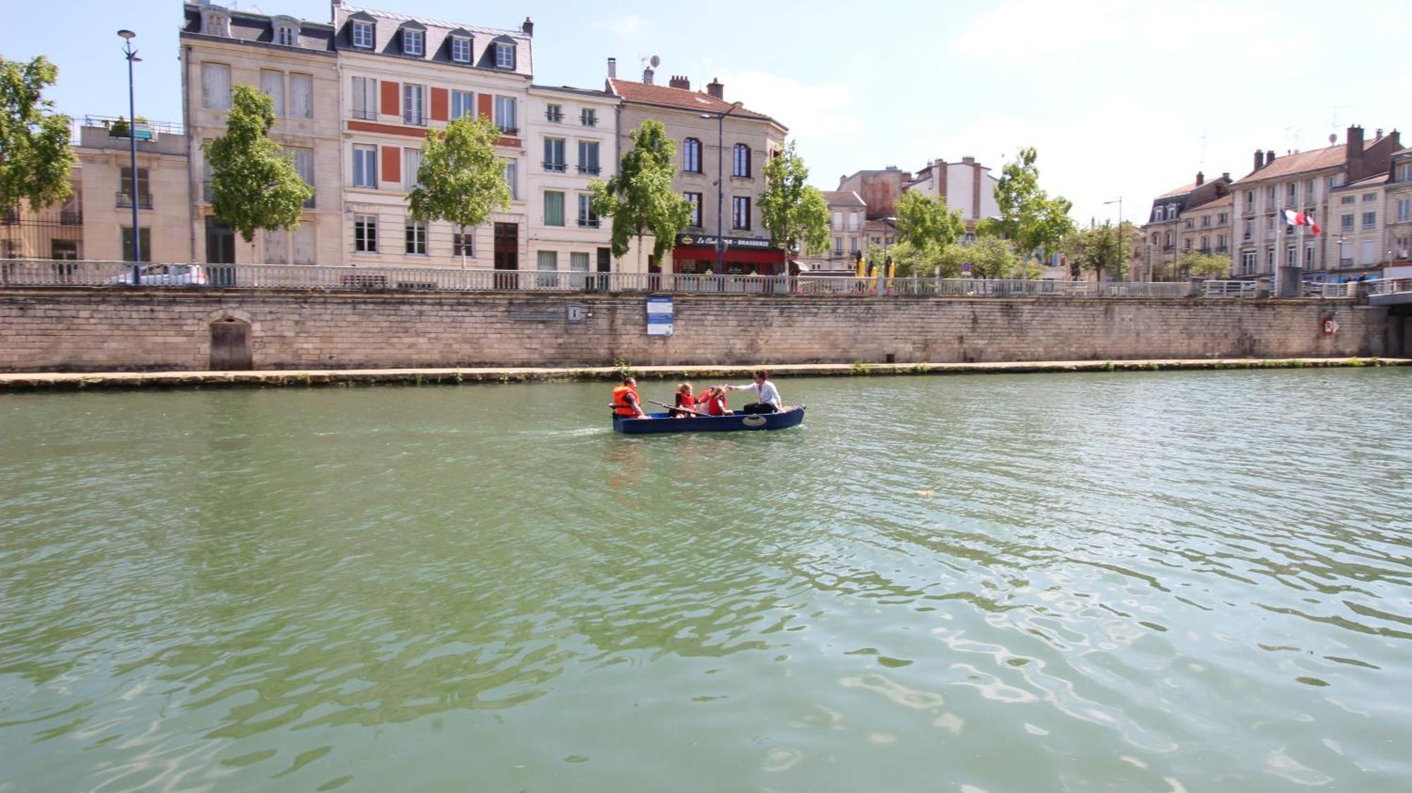 Le Gite Embarque - Gere Par Presta-Zen'Services - Barque Electrique En Supplement Verdun-sur-Meuse Exterior photo