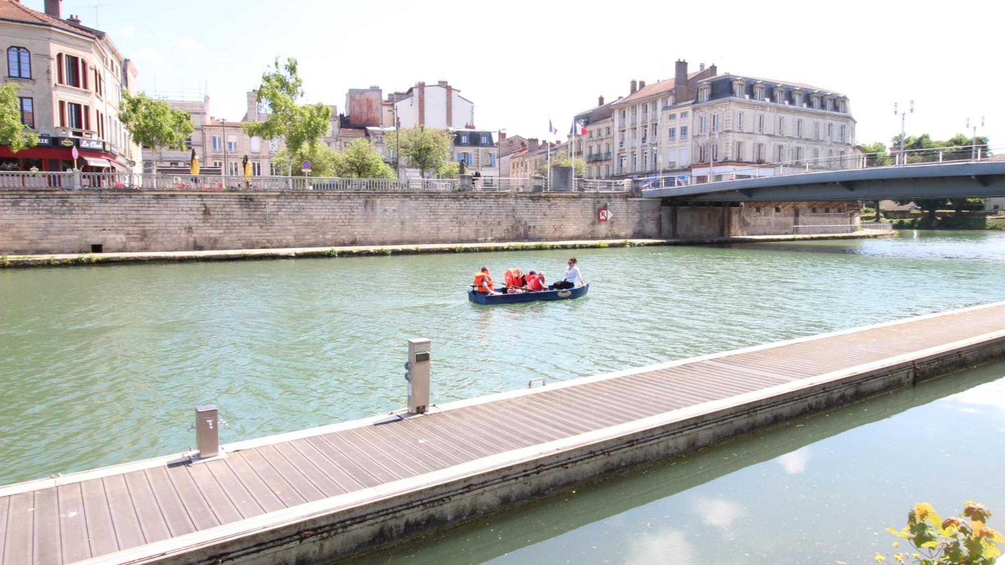 Le Gite Embarque - Gere Par Presta-Zen'Services - Barque Electrique En Supplement Verdun-sur-Meuse Exterior photo
